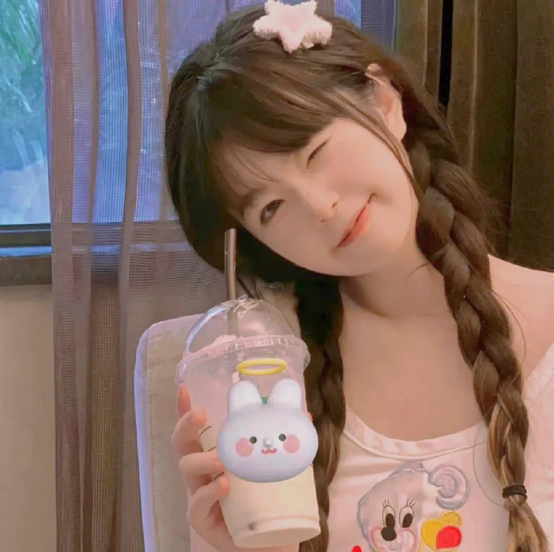 村主任和他的女友